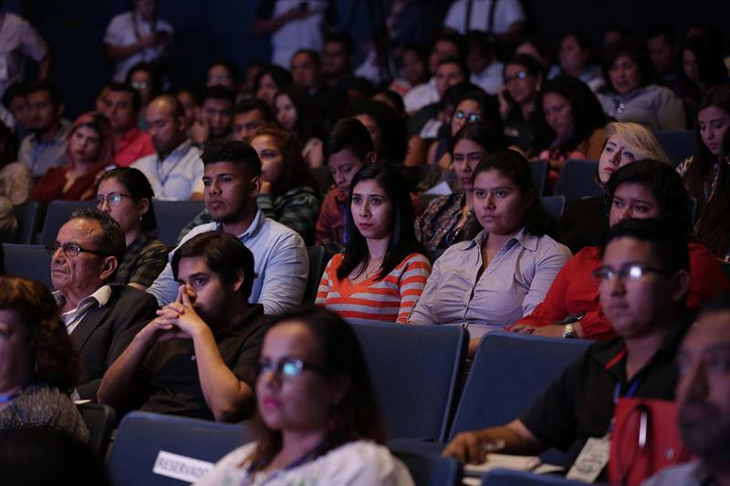  Ungdom frÃ¥n El Salvador firar Global Entrepreneurs Week