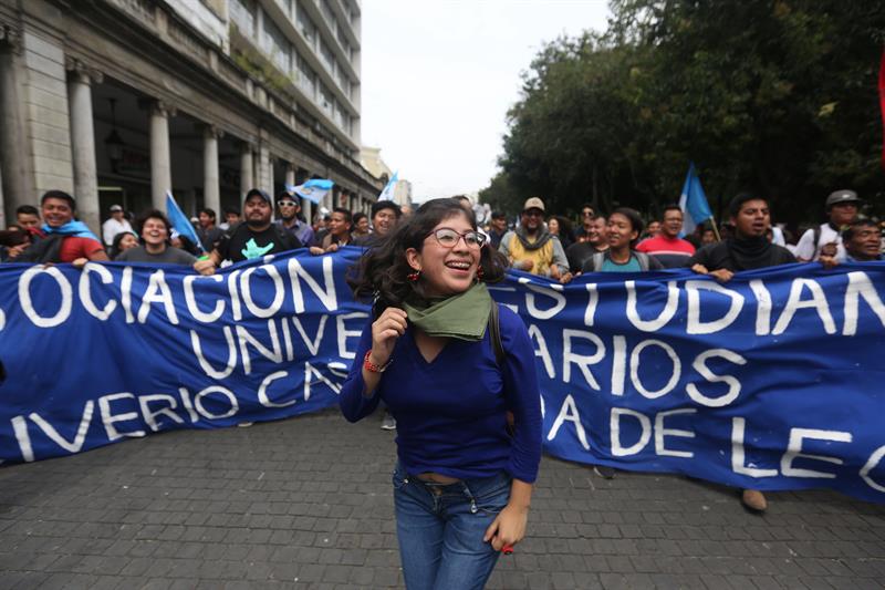  Civilgrupper kallar protester mot regeringen och suppleanterna i Guatemala
