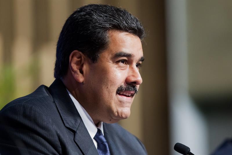  Maduro instruerar arbetstagarrÃ¥d en utvecklingsplan fÃ¶r 800 fÃ¶retag
