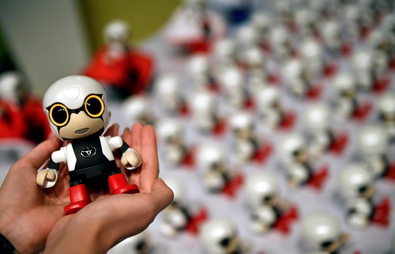  Toyota lanserar Kirobo Mini, en robot som revolutionerar mÃ¤nskliga relationer